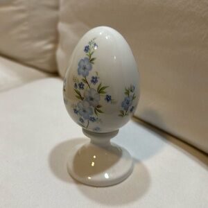 Vintage, Crown Staffordshire, Fine Bone China Egg and Stand England